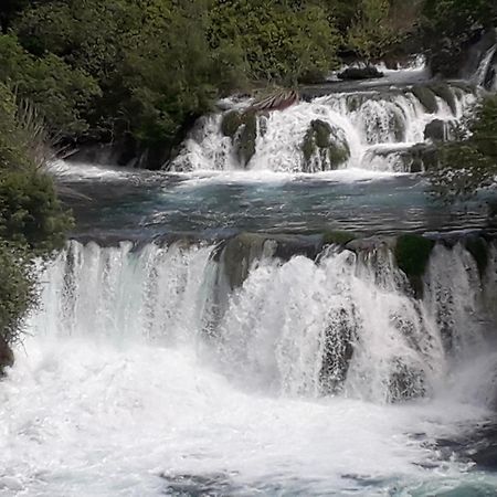 Апартаменты Kuce Za Odmor Brkic Лозовац Экстерьер фото